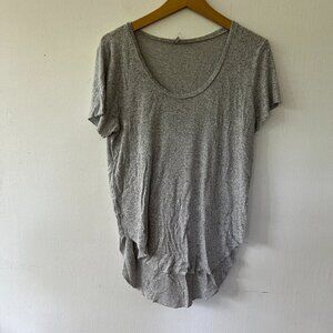 BKE Distressed T-shirt Womens Small Gray Raw Hem Scoop Neck Short Sleeve